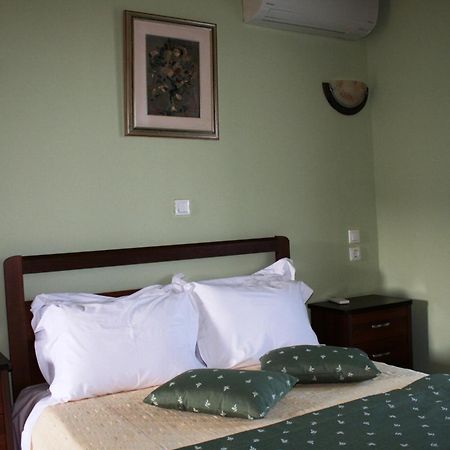 Dionysus Apartments & Suites Ierissós Zimmer foto