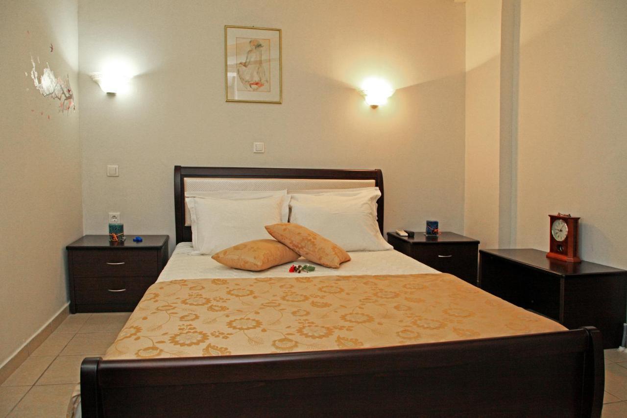 Dionysus Apartments & Suites Ierissós Zimmer foto