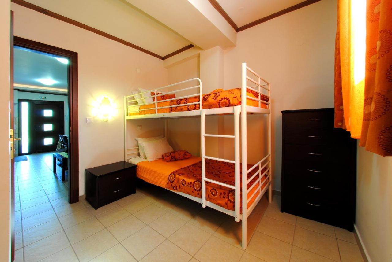 Dionysus Apartments & Suites Ierissós Zimmer foto