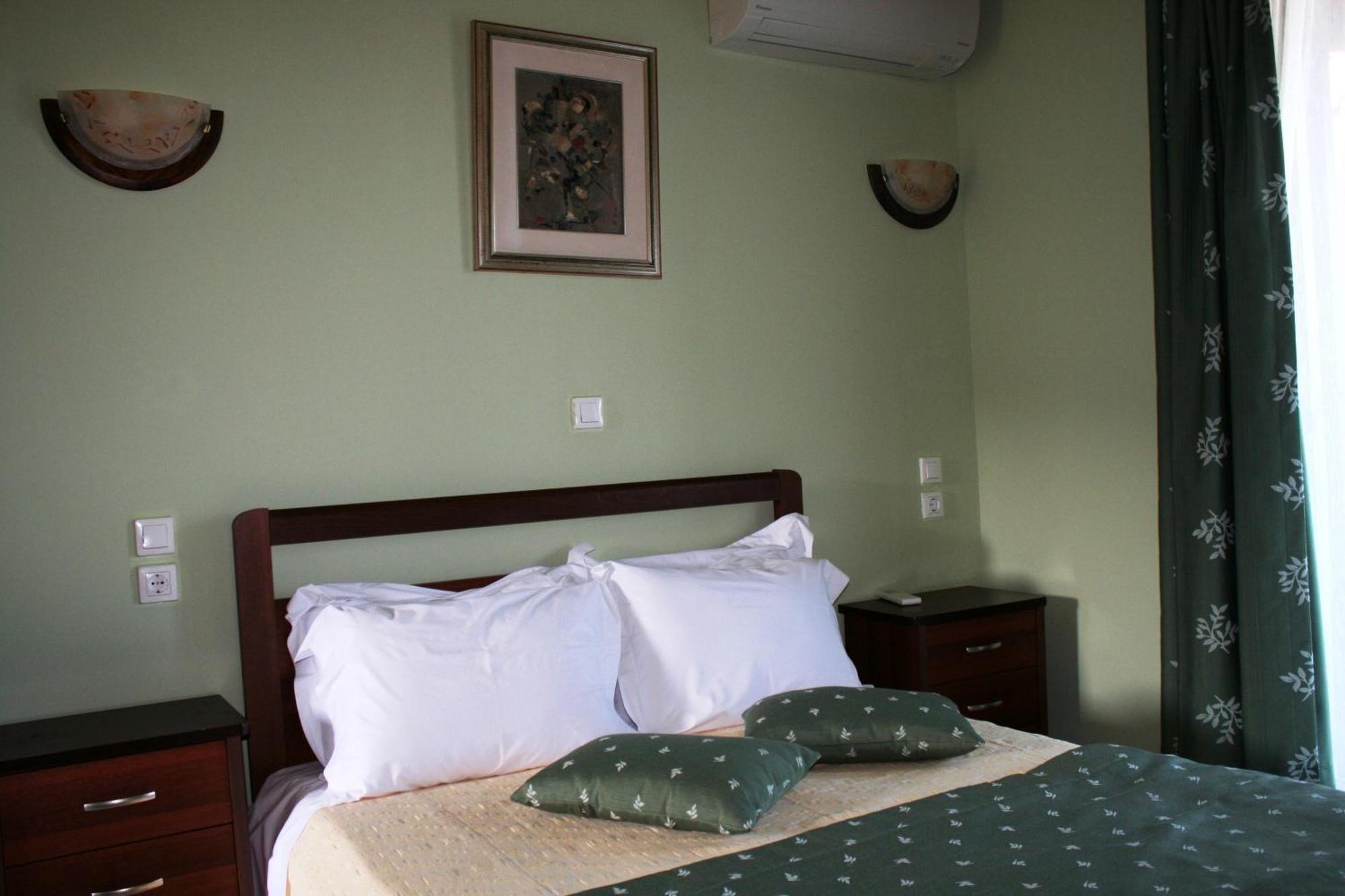 Dionysus Apartments & Suites Ierissós Zimmer foto