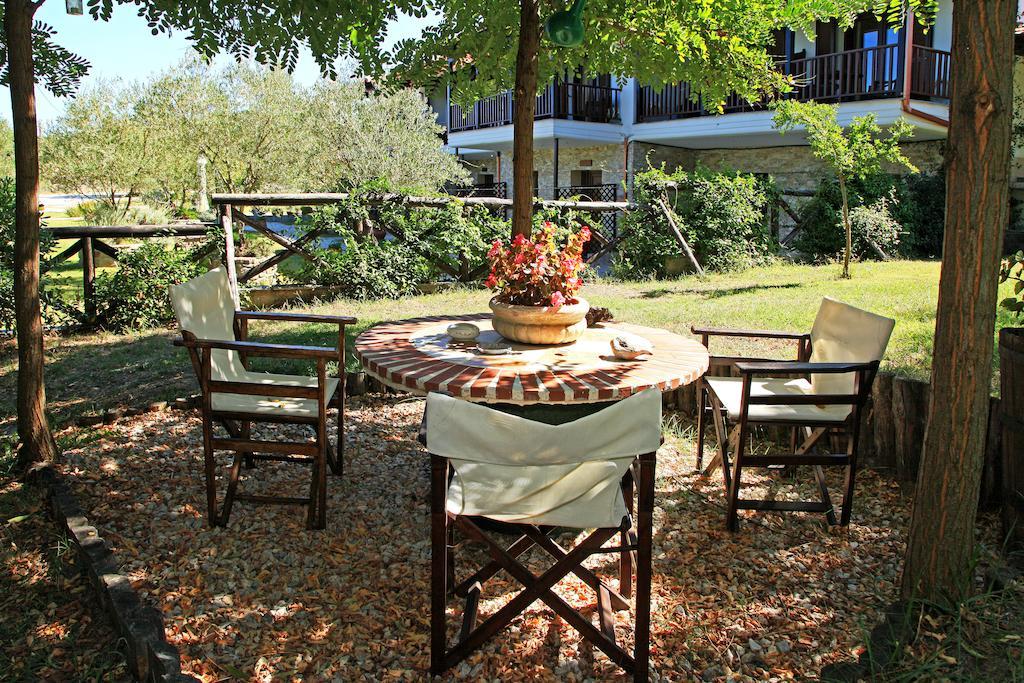 Dionysus Apartments & Suites Ierissós Exterior foto