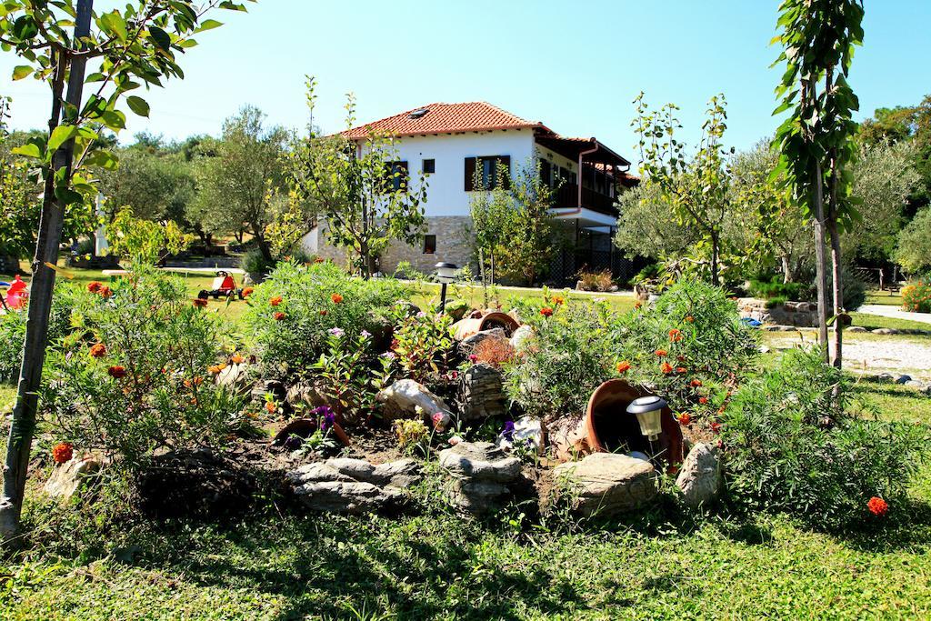 Dionysus Apartments & Suites Ierissós Exterior foto
